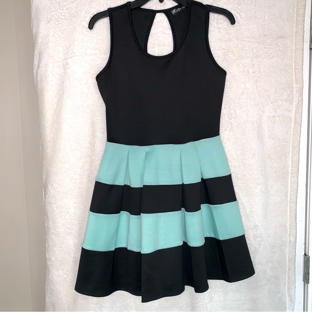 Women’s Black/Aqua Sleeveless Dress
